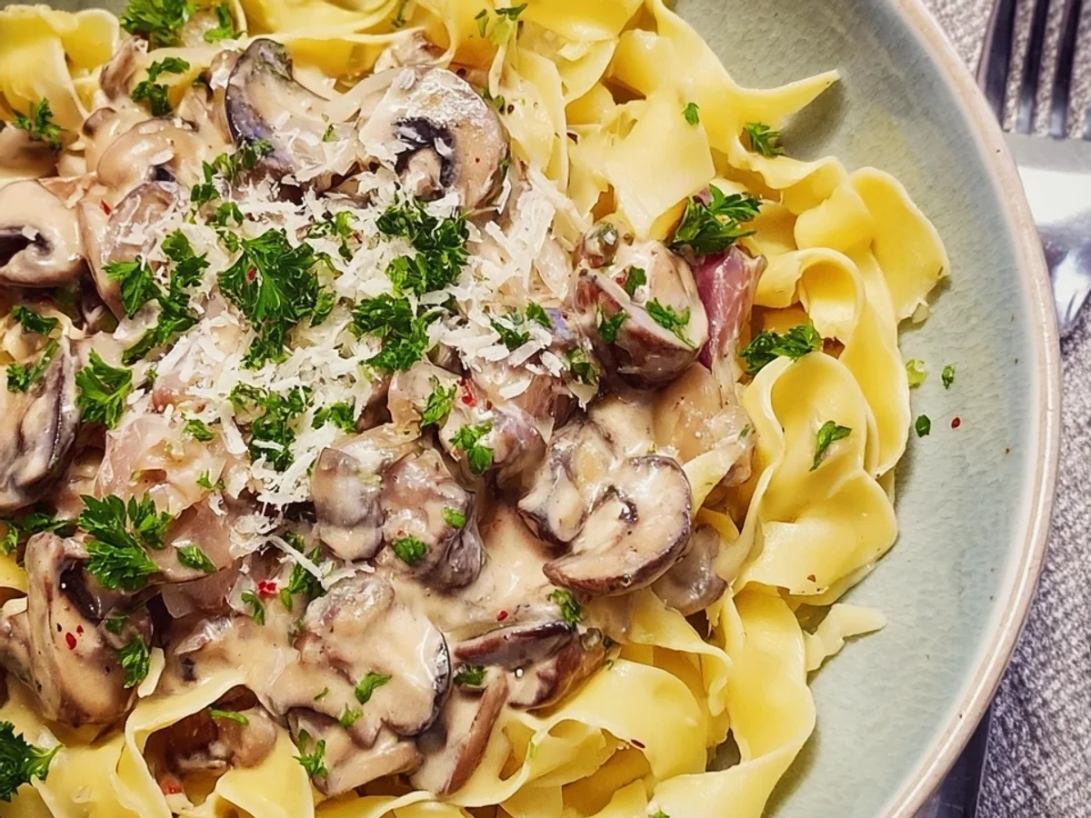 Cremige Nudeln mit Champignonsoße: Mein Seelenwärmer - Bild 1