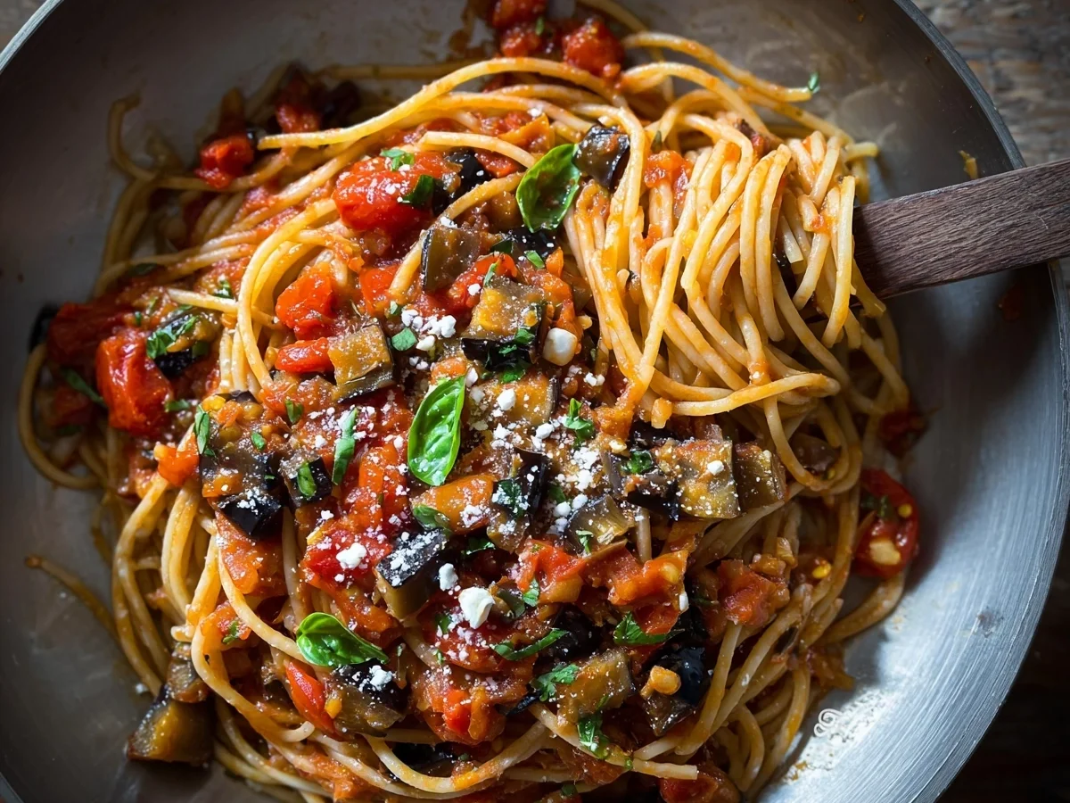 Sizilianische Spaghetti alla Norma mit Auberginen - Bild 2