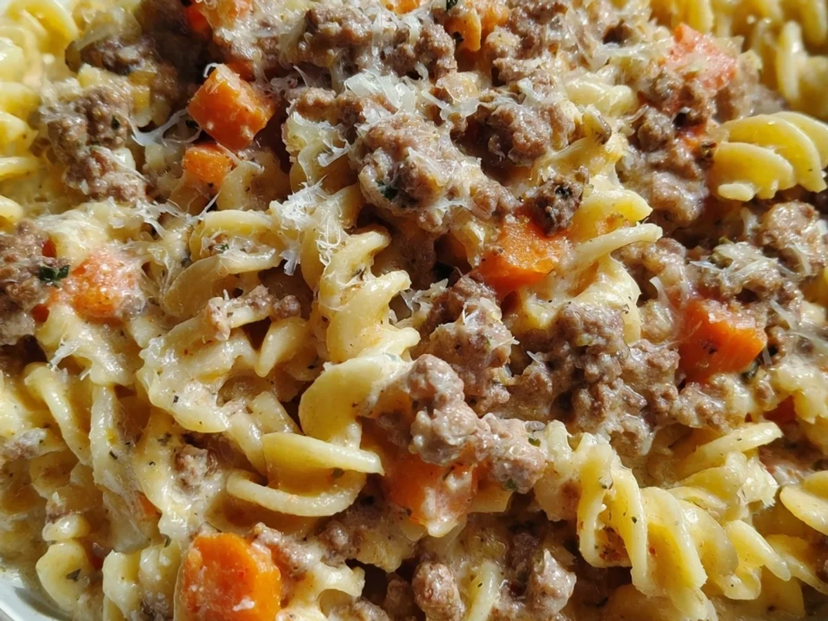 Weiße Bolognese: Cremiges Ragout ohne Tomaten - Bild 2