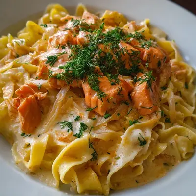 Bandnudeln mit Lachs-Sahnesoße: Einfach & Schnell zubereitet