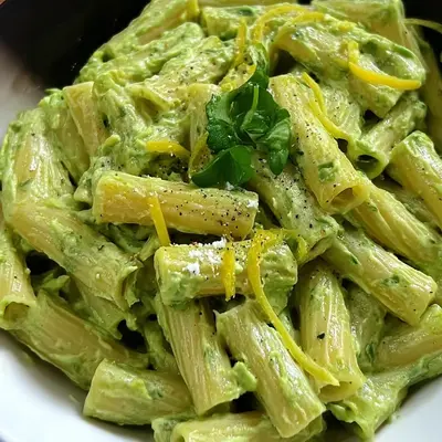 Cremige Avocado Frischkäse Pasta: Schnell & Einfach Rezept