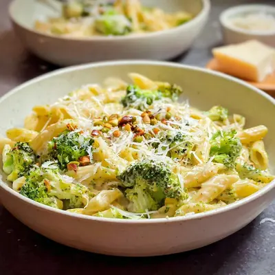 Cremige Brokkoli-Pasta: Schnell & Käsig Genießen