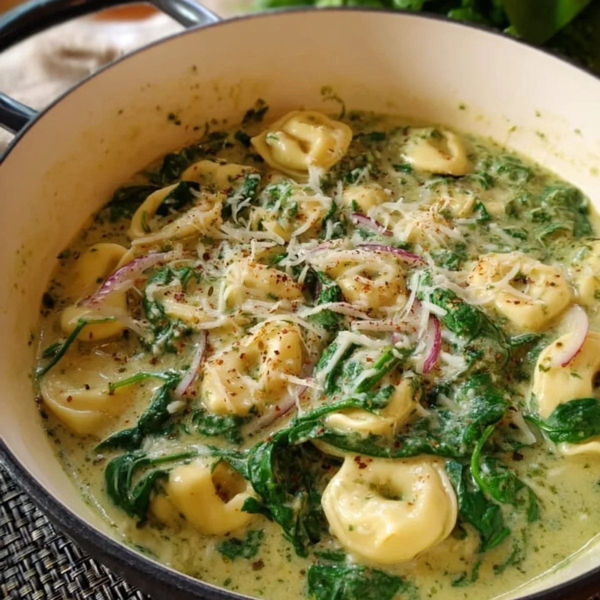 One Pot Spinat-Tortellini: Vegetarisch & Schnell