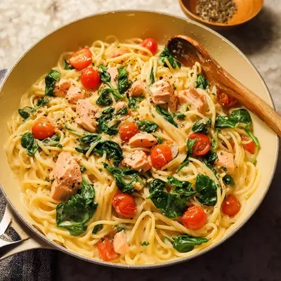 Schnelle One-Pot Lachs Pasta: Einfach & Lecker