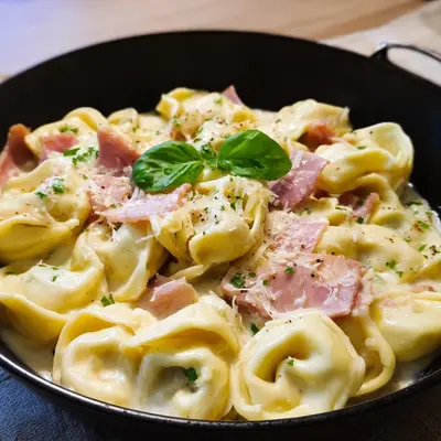 Schnelle Tortellini alla Panna: Einfaches Rezept