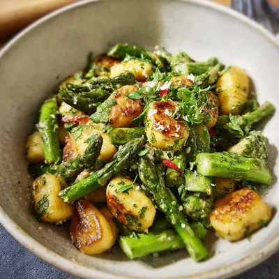 Würzige Gnocchi mit grünem Spargel einfach & lecker