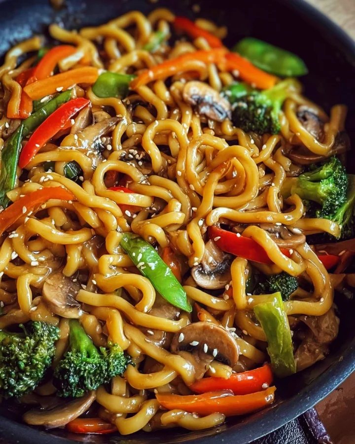 Schnelle Udon Nudeln mit Gemüsepfanne