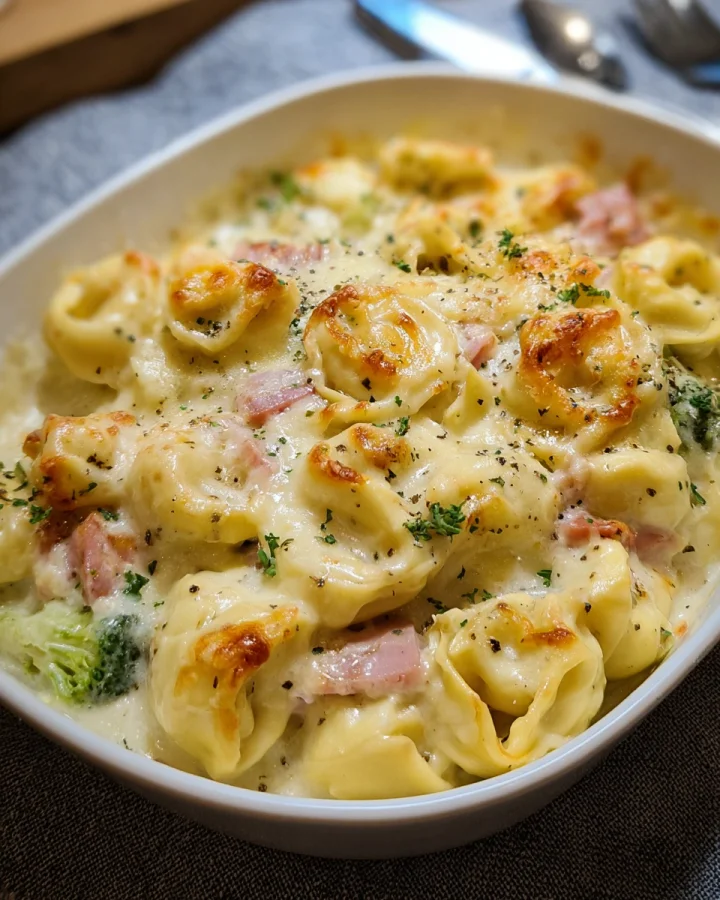 Schneller Tortellini Auflauf mit cremiger Sahnesoße