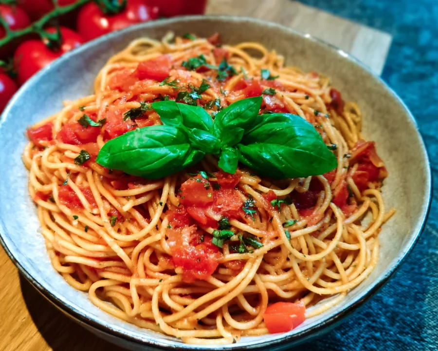 Spaghetti Napoli: Schnelles italienisches Familienrezept