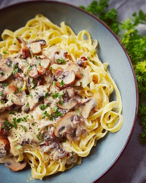 Cremige Nudeln mit Champignonsoße: Mein Seelenwärmer
