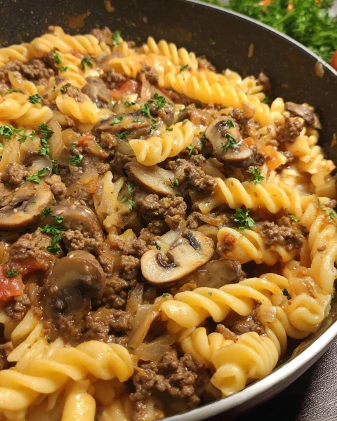 Schnelle One Pot Pasta mit Hackfleisch & Champignons