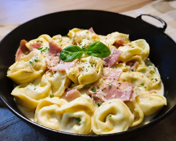 Schnelle Tortellini alla Panna: Einfaches Rezept